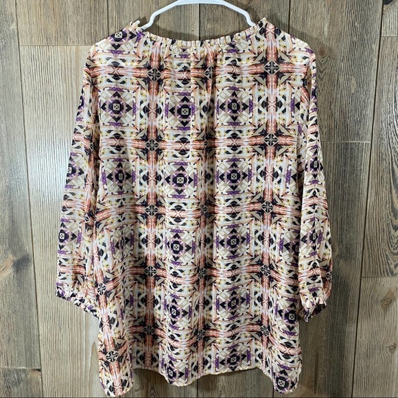 𝅺ellen Tracy Sheer Printed Blouse - Picture 4 of 4